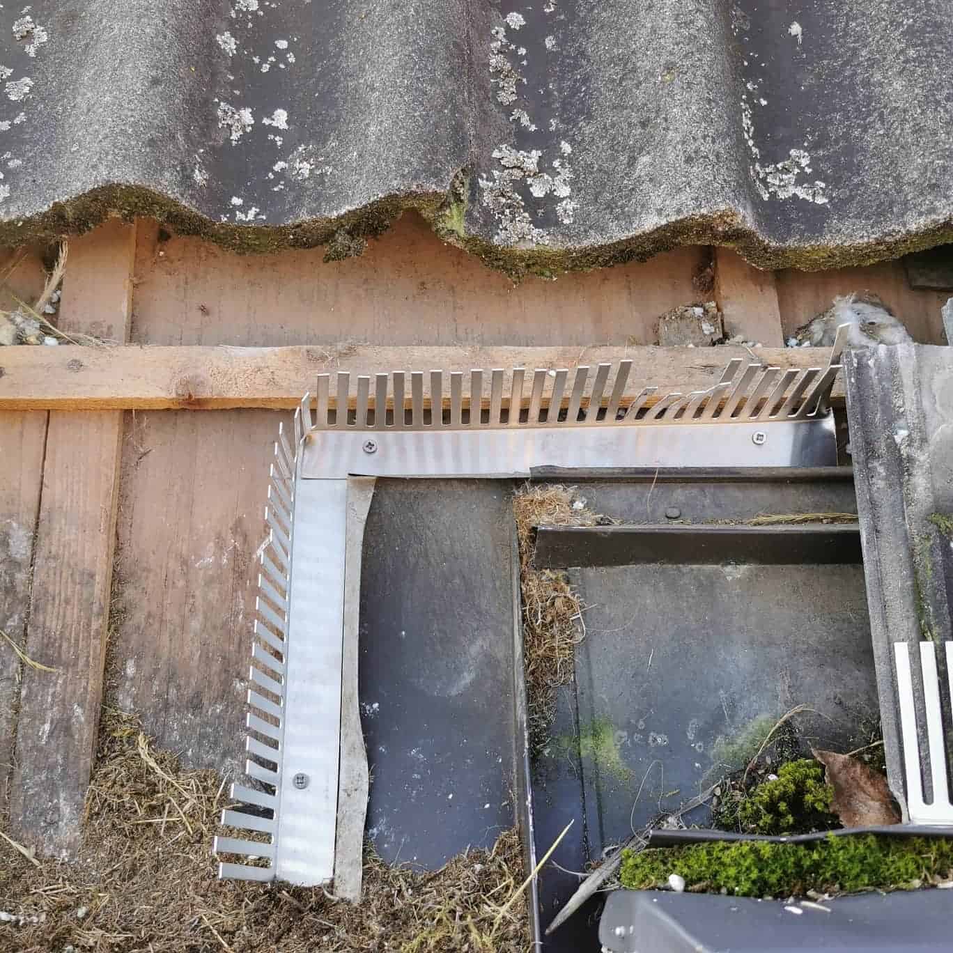 Detail van dakrand en gootconstructie